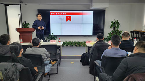 1656089978863142.jpg 副總經理馮曉輝介紹2022資產運營一部重點工作.jpg